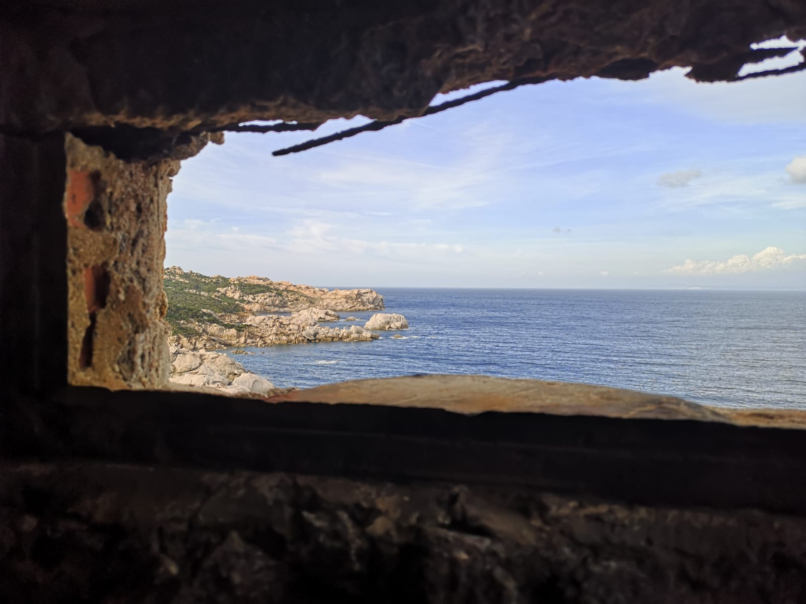 noleggio affitto gommoni e barche, La Maddalena Arcipelago, Caprera, Spargi, Santa Maria, Santo Stefano, escursioni gite trekking Fortesse militari.