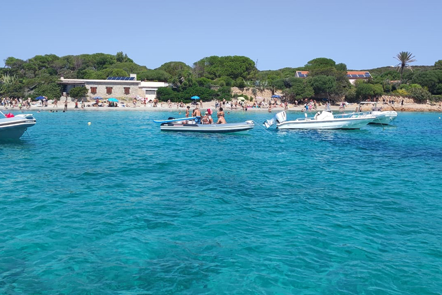 noleggio affitto gommoni e barche, La Maddalena Arcipelago, Caprera, Santa Maria, Santo Stefano, escursioni gite trekking Fortesse militari.