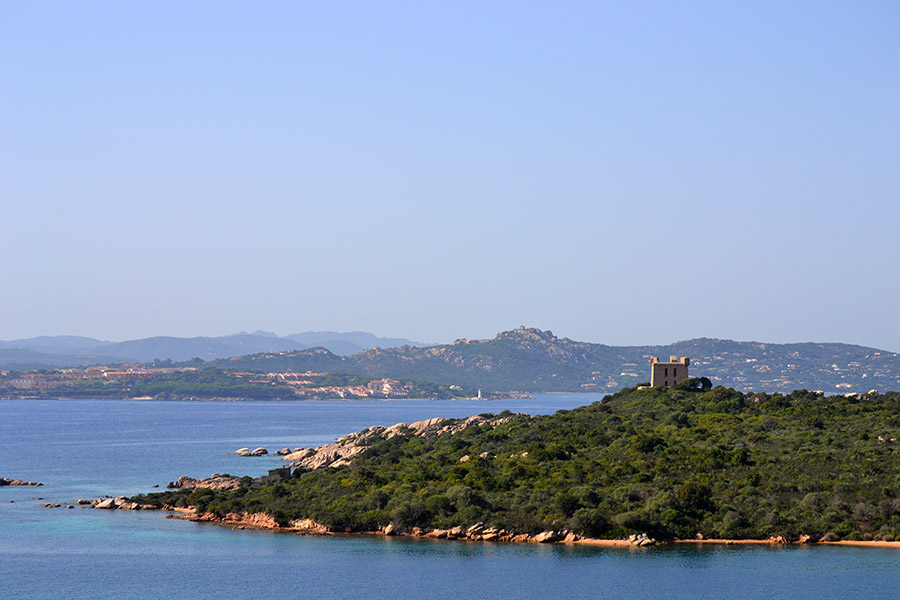 noleggio affitto gommoni e barche, La Maddalena Arcipelago, Caprera, Spargi, Santa Maria, Santo Stefano, escursioni gite trekking Fortesse militari.