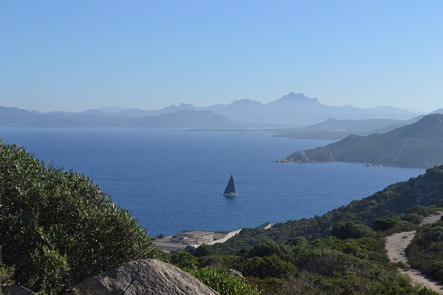 noleggio affitto gommoni e barche, La Maddalena Arcipelago, Caprera, Spargi, Santa Maria, Santo Stefano, escursioni gite trekking Fortesse militari.