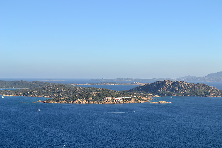 noleggio affitto gommoni e barche, La Maddalena Arcipelago, Caprera, Spargi, Santa Maria, Santo Stefano, escursioni gite trekking Fortesse militari.